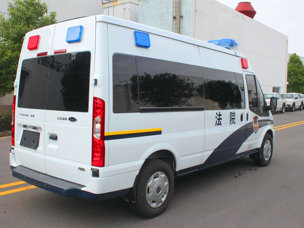囚车